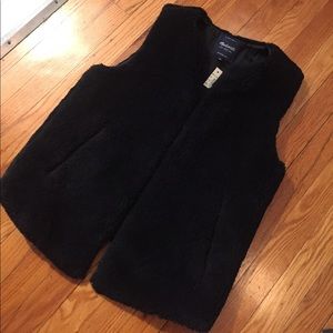 Madewell faux fur black vest